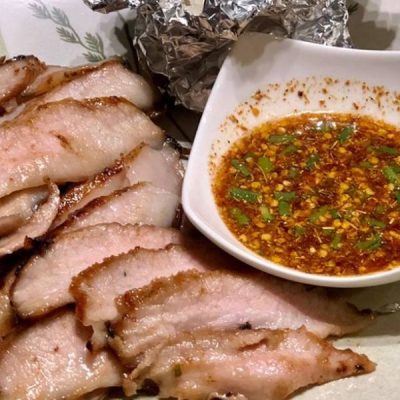 ข้าวเหนียวหมูย่าง